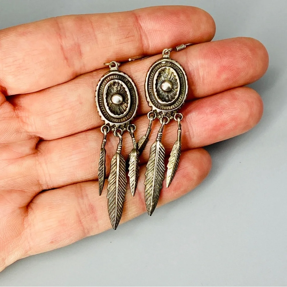 Vintage Sterling Silver Earrings Southwest Style with Shield & Feathers - Picture 9 of 10